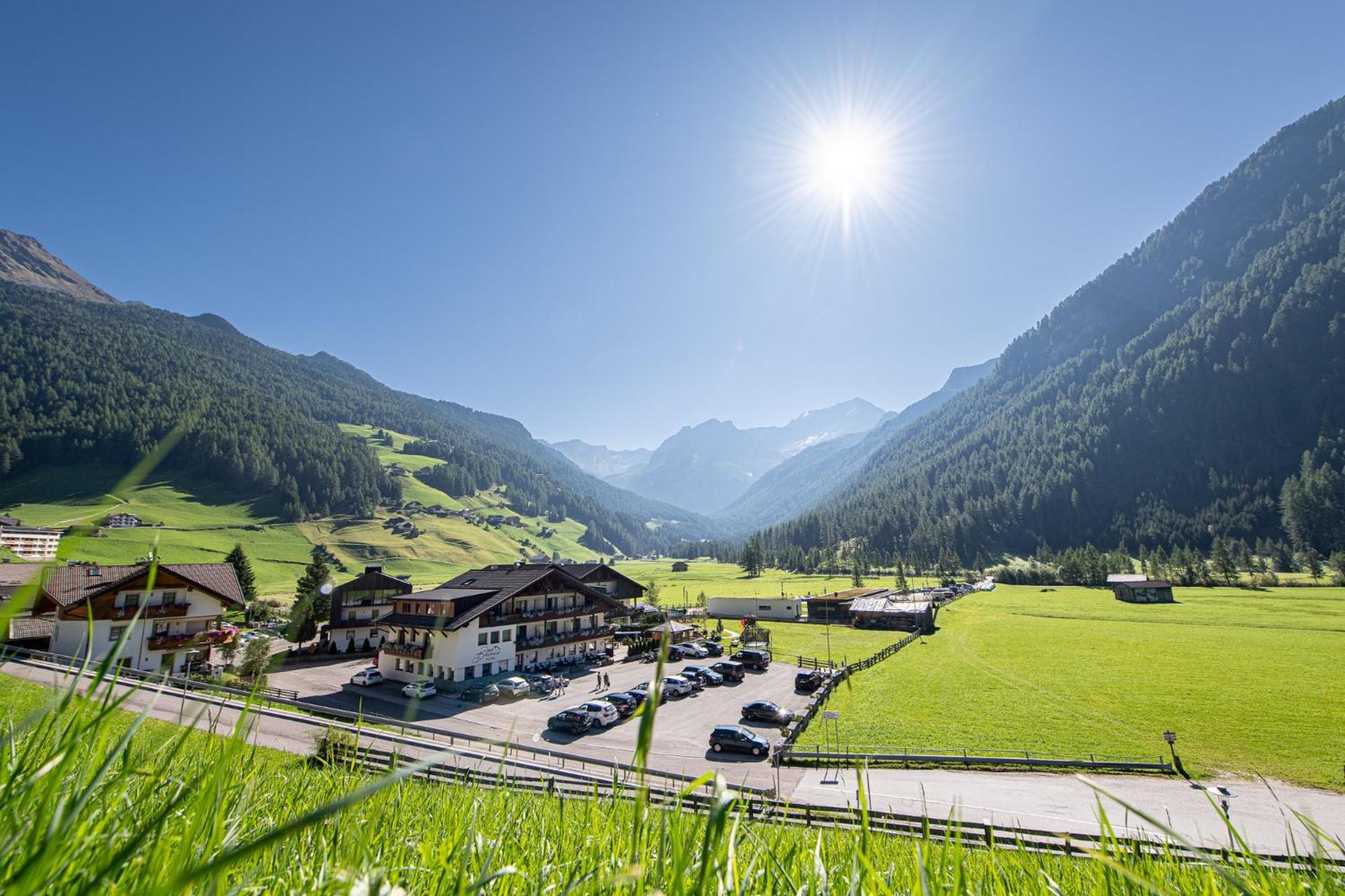 Hotel Bacher Riva di Tures Eksteriør bilde